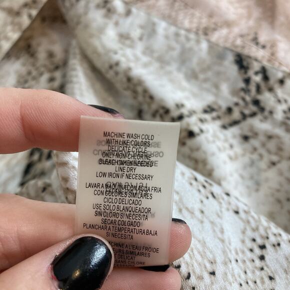 Calvin Klein Women's Ombre Snakeskin Button Up Blouse Size M‎ Lagenlook Career - Picture 7 of 13